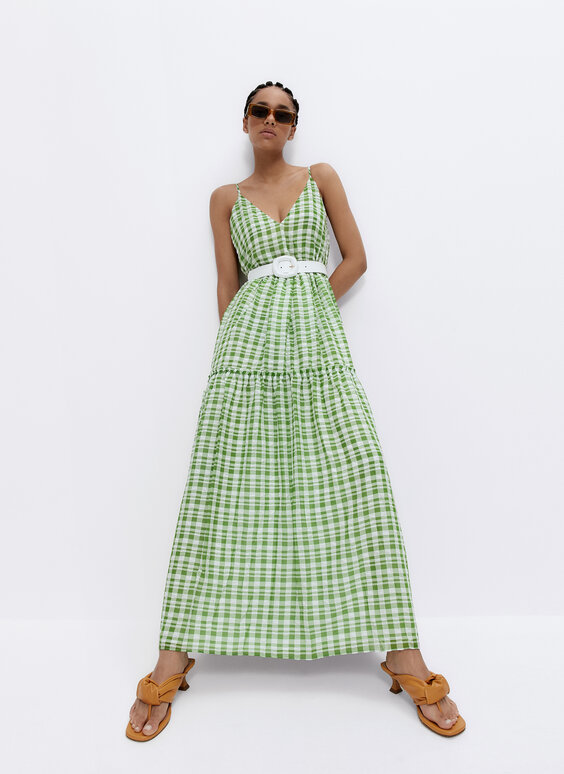 Платье из струящейся зеленой ткани в клетку виши