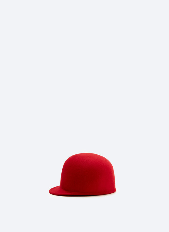 Rouge cap