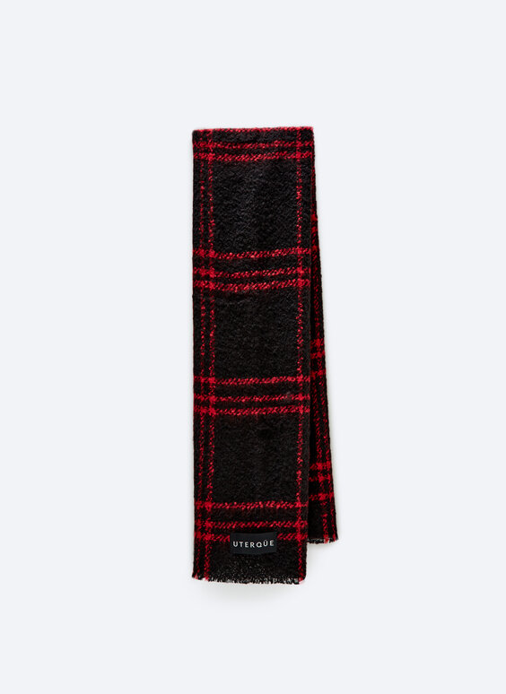 Сетчатый шарф в красную полоску